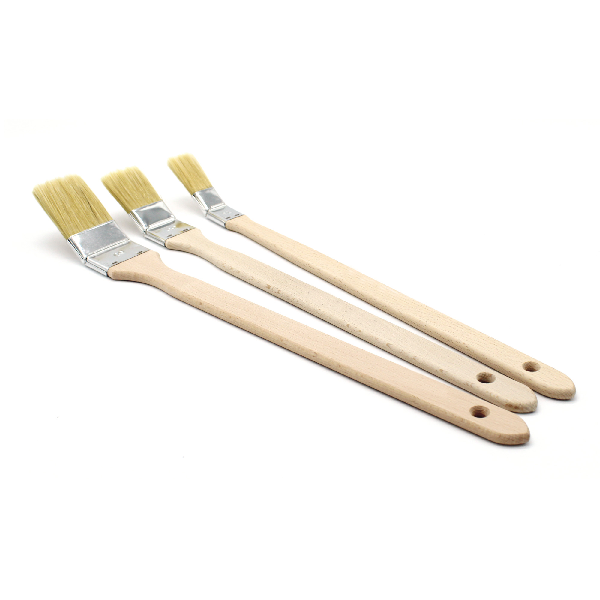 3 Flachpinsel mit Holzstiel und hellen Borsten, verschiedene Breiten