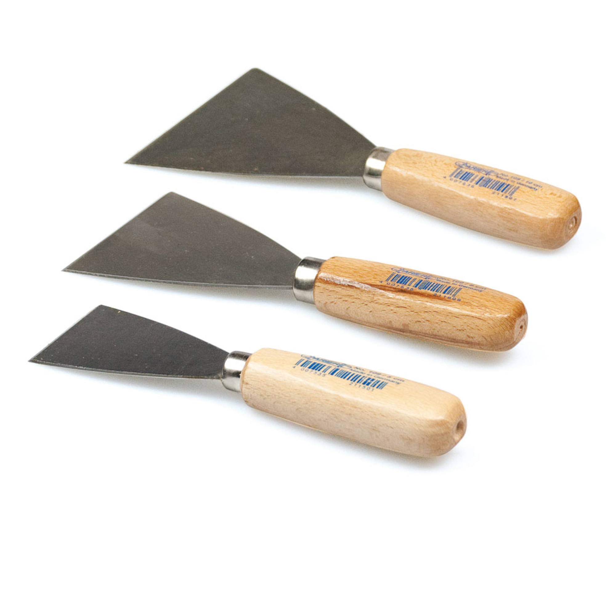 Drei Spachtel mit Metallblättern und Holzgriffen liegen nebeneinander. Die Klingen sind dreieckig und unterschiedlich groß, während die Griffe eine glatte, natürliche Holzoberfläche haben.