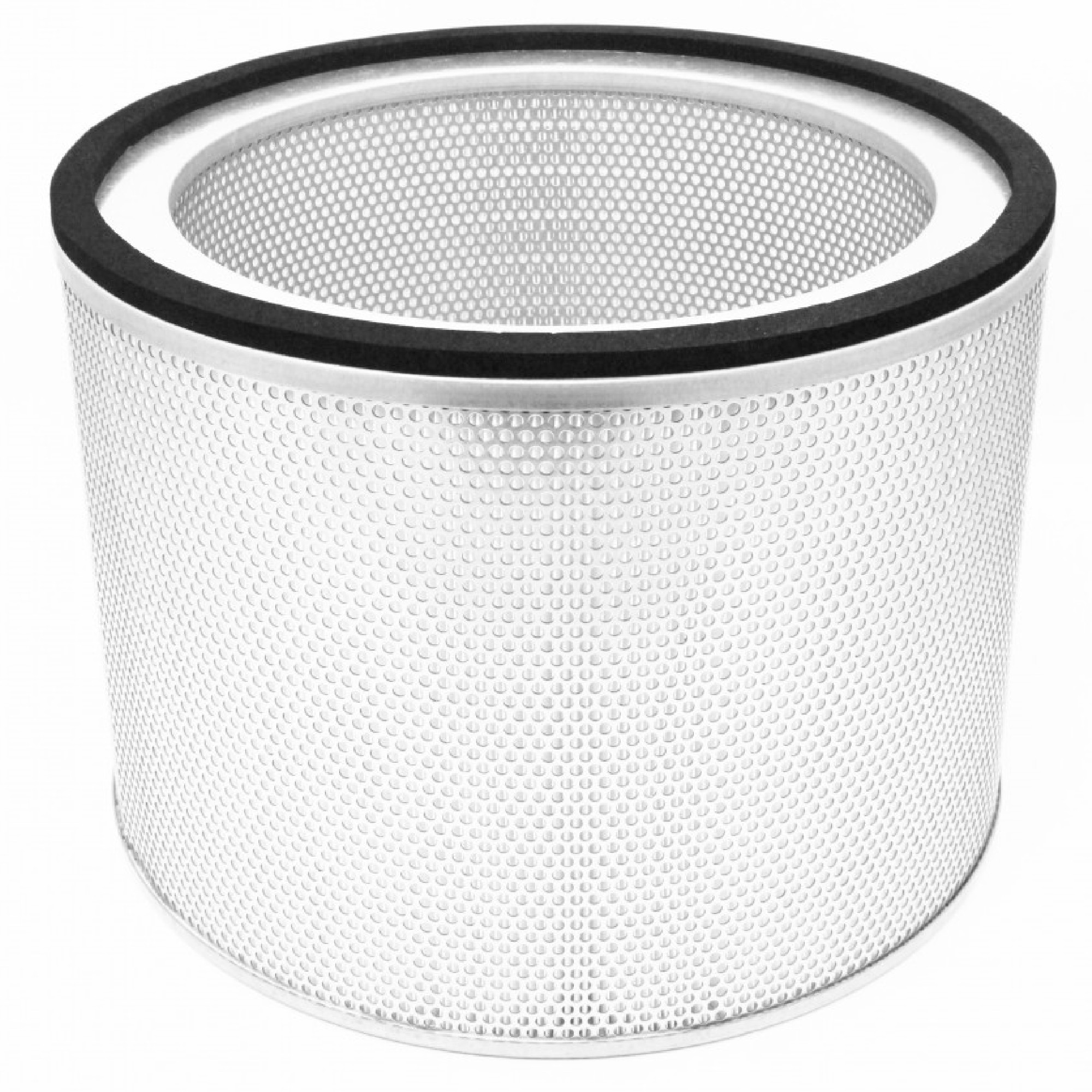 Ein zylindrischer Metallfilter mit einer Struktur aus kleinen Löchern, die eine gleichmäßige Oberfläche bilden. Der Filter hat einen schwarzen Gummi-Rand an der Oberseite und ist silbern. Er dient wahrscheinlich zur Luft- oder Flüssigkeitsfiltration.