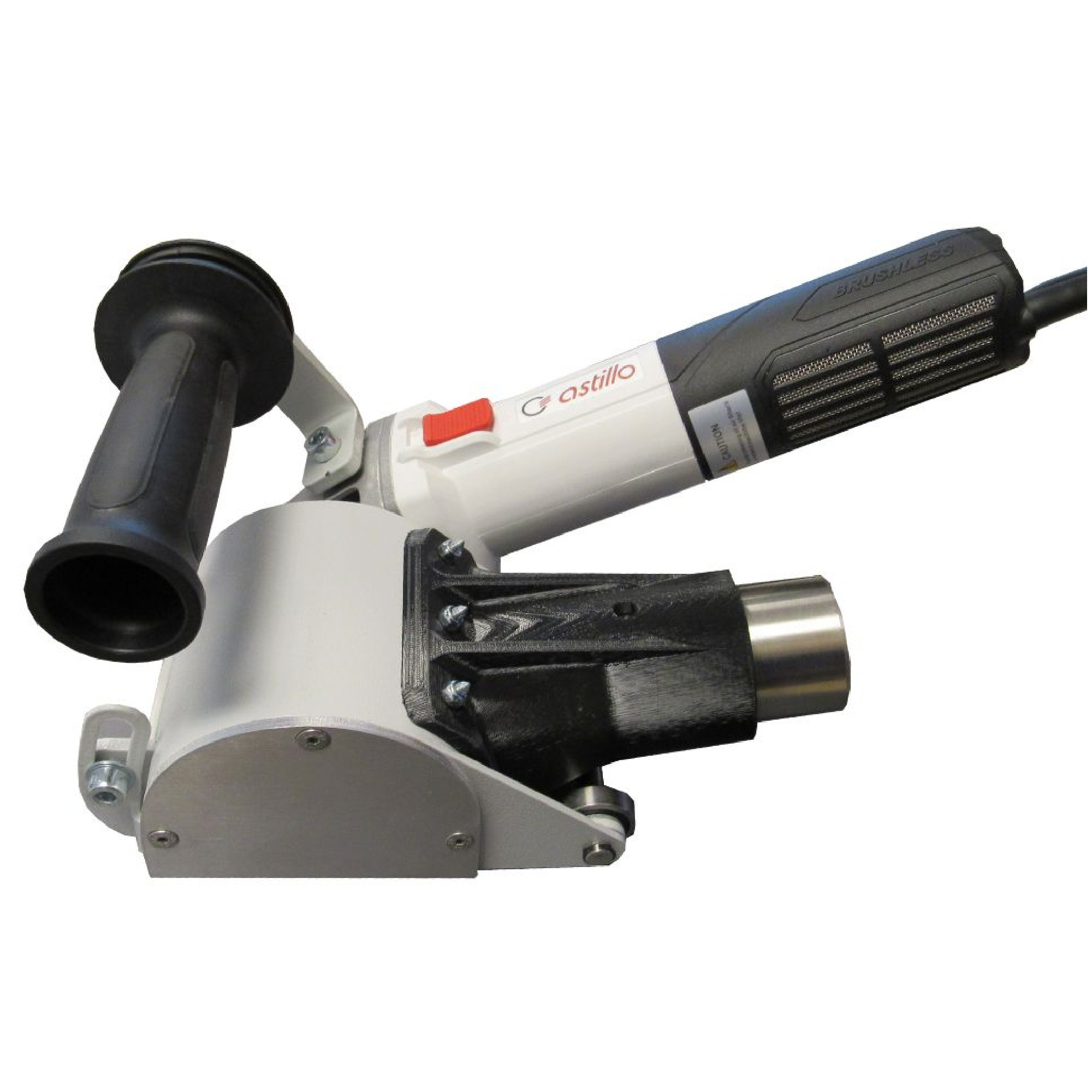 Ein heißer Luftgebläse mit einem ergonomischen Griff, ausgestattet mit einem roten Schalter. Das Gerät hat eine silberne Basis und eine schwarze Düse. Es wird üblicherweise für industrielle Anwendungen wie das Schweißen von Kunststoff verwendet.