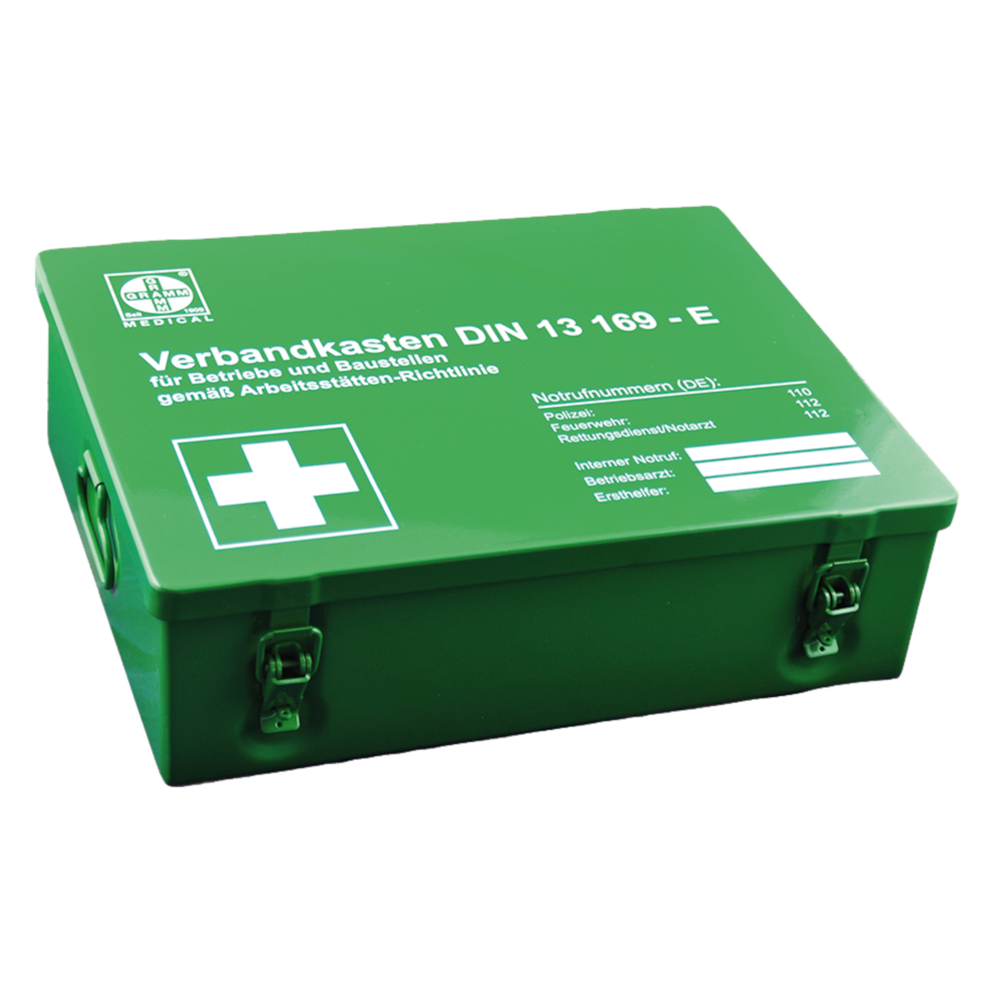 Grüner Verbandkasten nach DIN 13 169-E, ausgestattet für Betriebe und Baustellen. Auf dem Kasten sind Notrufnummern wie Polizei, Feuerwehr und Rettungsdienst angegeben, sowie ein rotes Kreuz als Symbol.