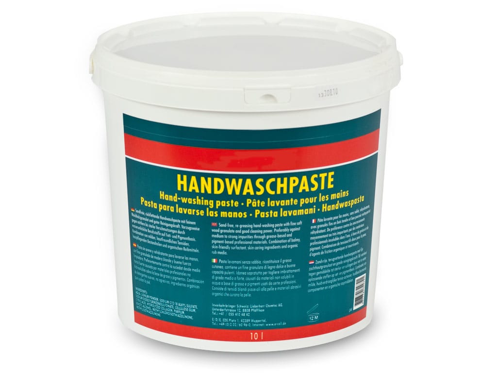 Ein Eimer mit Handwaschpaste. Der Eimer hat ein grünes Etikett mit rotem und weißem Text, der "HANDWASCHPASTE" anzeigt. Es handelt sich um eine Paste zum Reinigen der Hände, speziell für grobe Verschmutzungen. Der Eimer hat ein Volumen von 10 Litern.