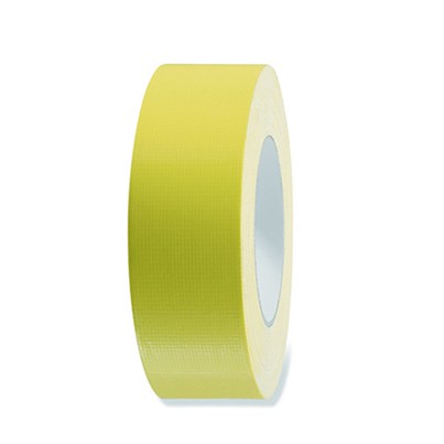 Ein gelber Klebeband-Rollen, auf einem weißen Hintergrund.
