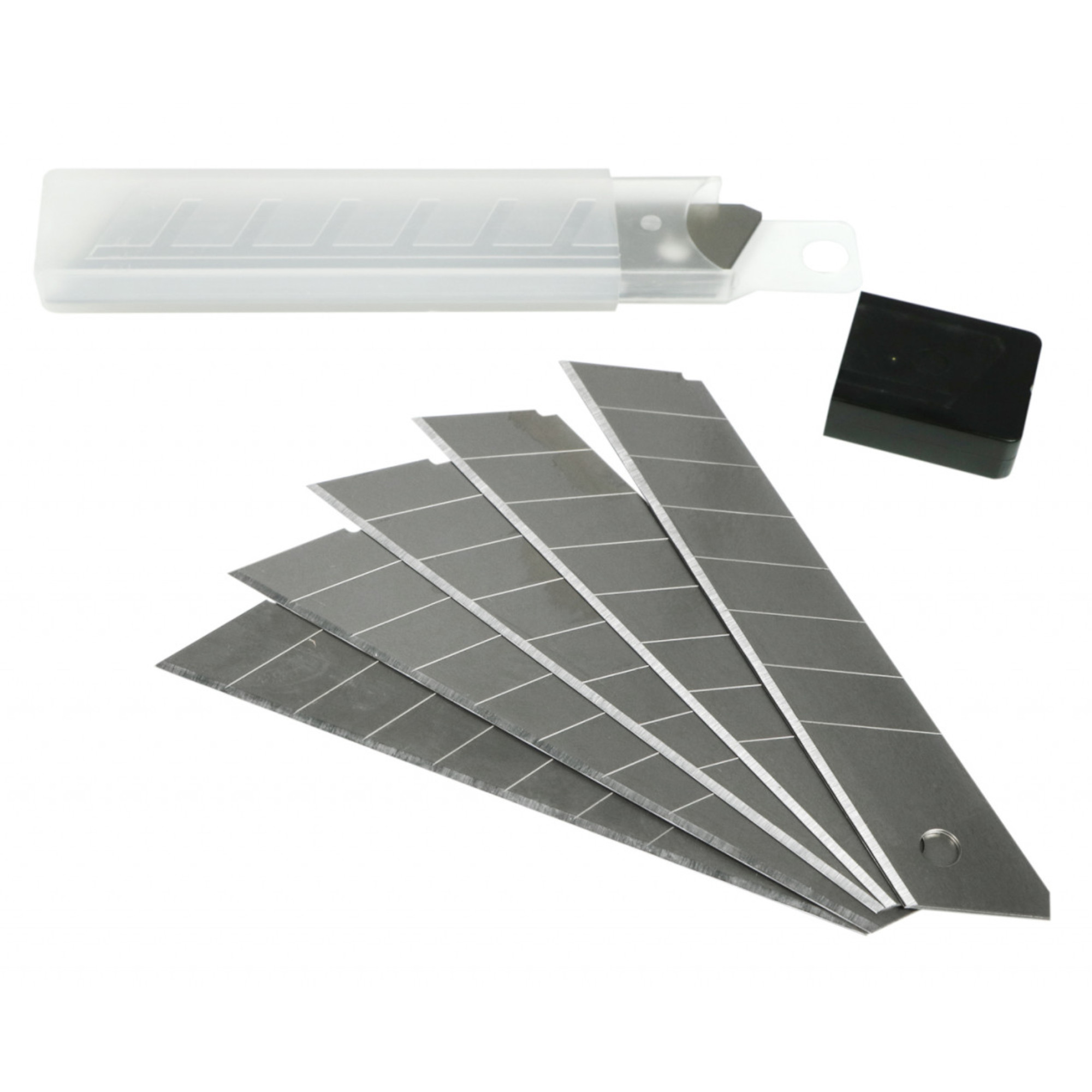 Eine Ansammlung von fünf trapezförmigen Klingen aus Metall, die in verschiedenen Größen angeordnet sind. Dazu gehört ein transparentes Kunststoffgehäuse und eine schwarze Kappe. Die Klingen haben eine gezackte Kante, die für das Schneiden vorgesehen ist.
